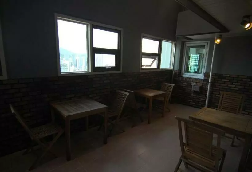 پانسیون Dynamic Guesthouse