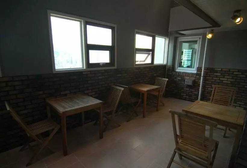 پانسیون Dynamic Guesthouse