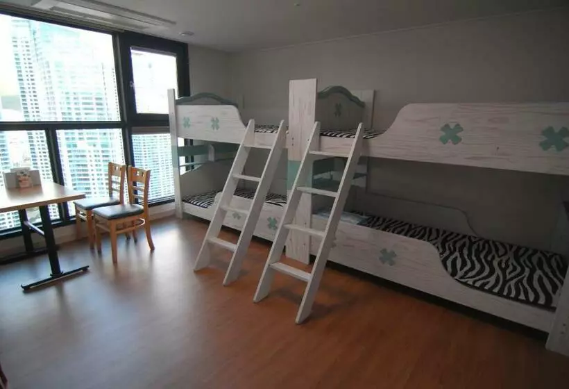 پانسیون Dynamic Guesthouse