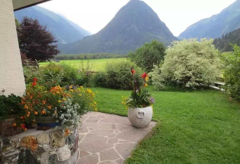 ペンション Gästehaus Scharler