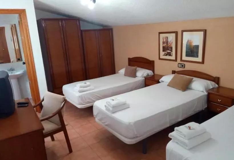 ペンション Hostal Turnat Béjar