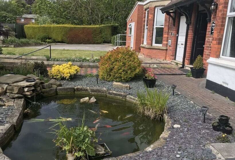 פנסיון Manor View