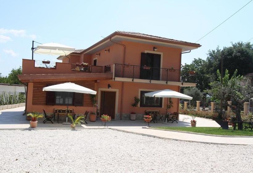 ホテル Azienda Agrituristica La Tenuta Del Falco