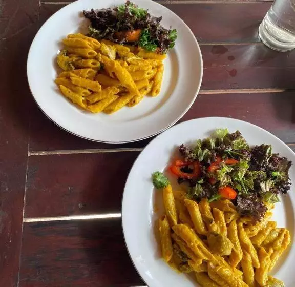 ペンション Amed Stop Inn Homestay, Rooftop Restaurant And Bar