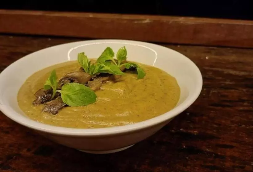 ペンション Amed Stop Inn Homestay, Rooftop Restaurant And Bar