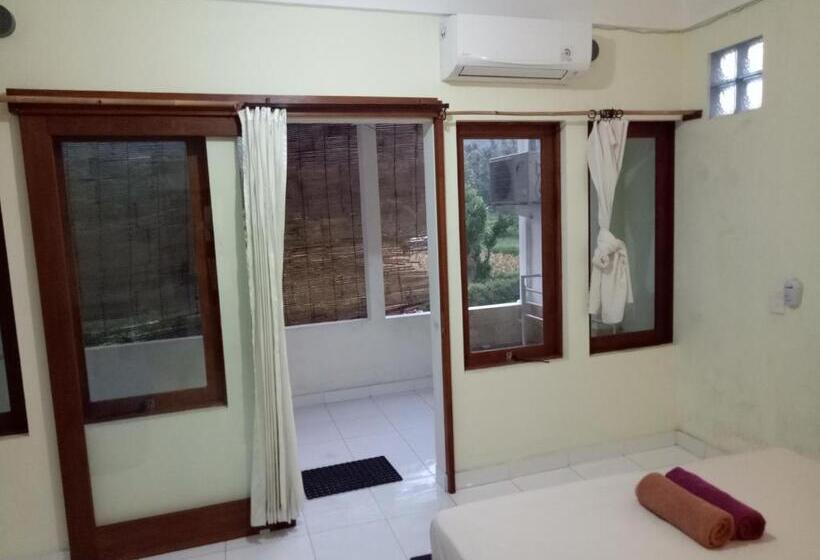 ペンション Amed Stop Inn Homestay, Rooftop Restaurant And Bar