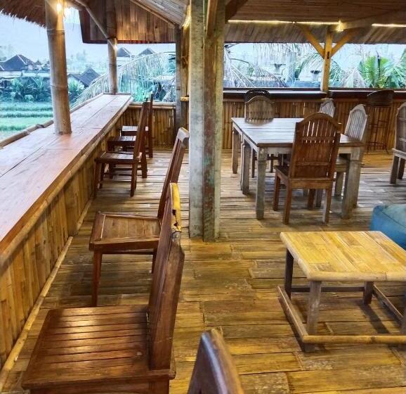 ペンション Amed Stop Inn Homestay, Rooftop Restaurant And Bar