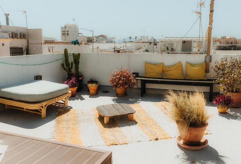 پانسیون Hostal Africa