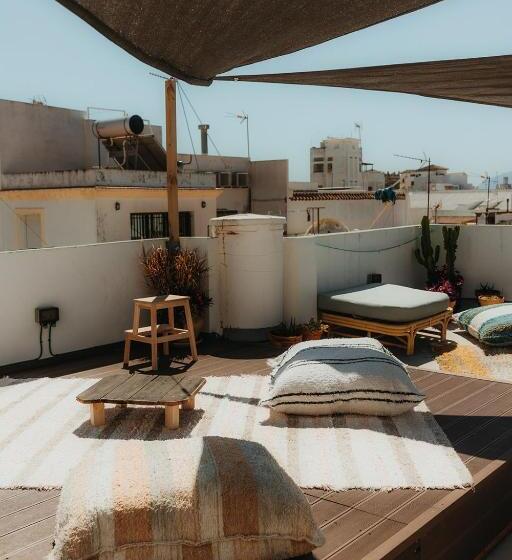 پانسیون Hostal Africa