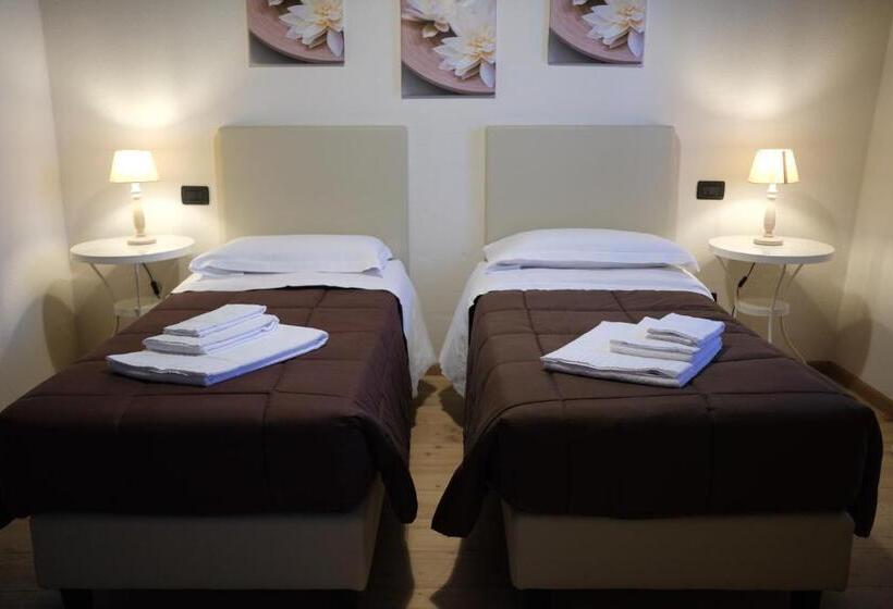 ホテル Agriturismo Corte Pellegrini