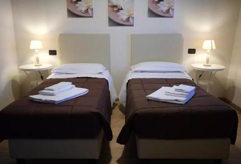 هتل Agriturismo Corte Pellegrini