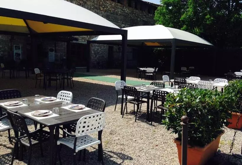 هتل Agriturismo Corte Pellegrini