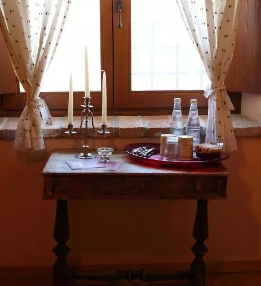 هتل Agriturismo Corte Pellegrini