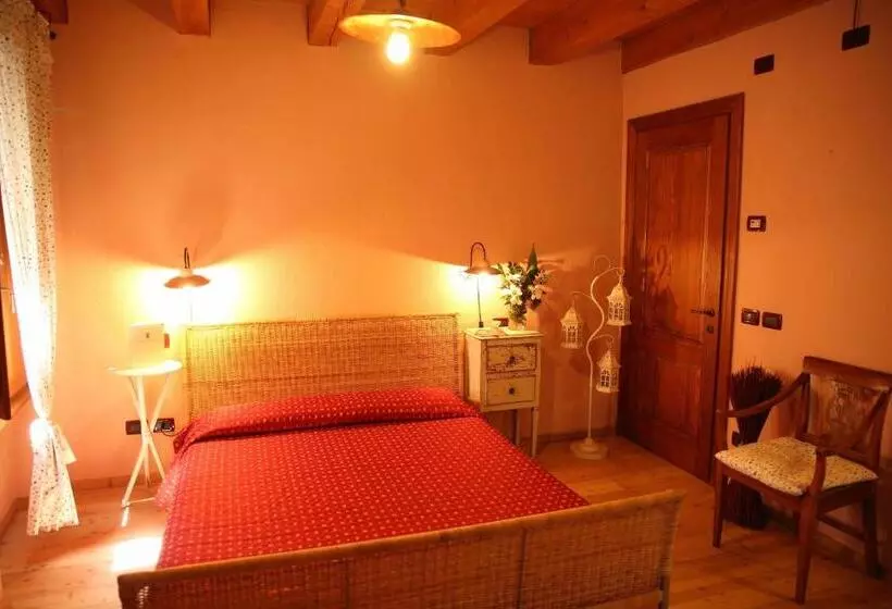 هتل Agriturismo Corte Pellegrini