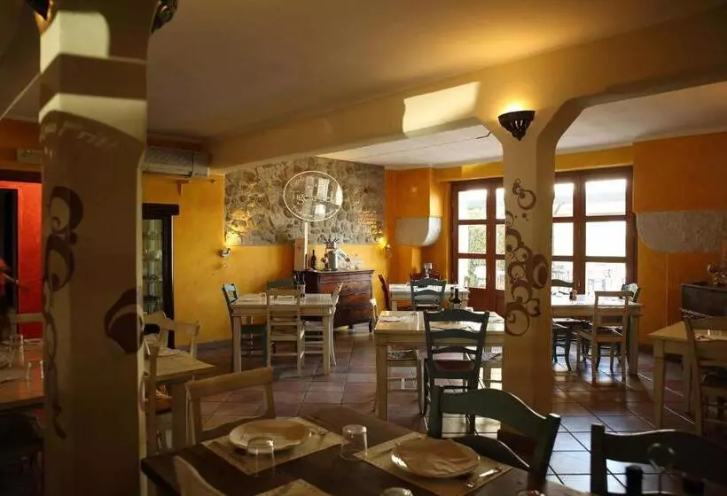 هتل Agriturismo Corte Pellegrini