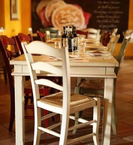 هتل Agriturismo Corte Pellegrini