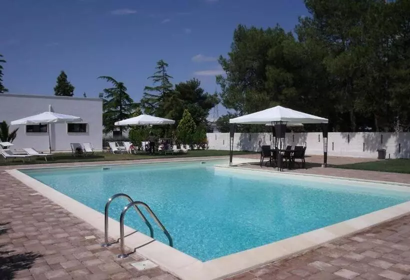 Hotelli La Ferula Bed&pool