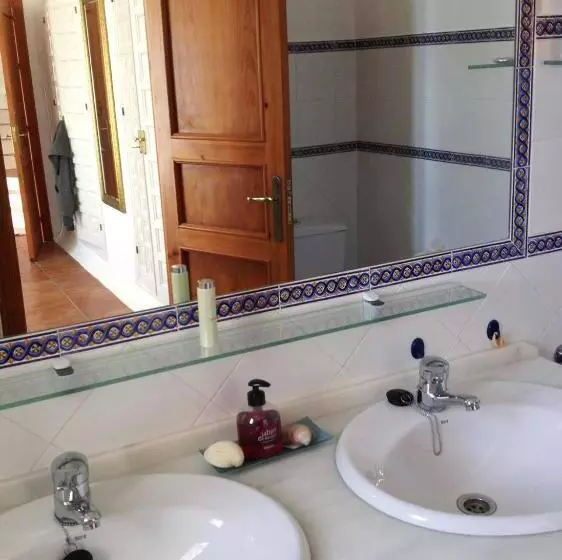 پانسیون Chalet El Encanto