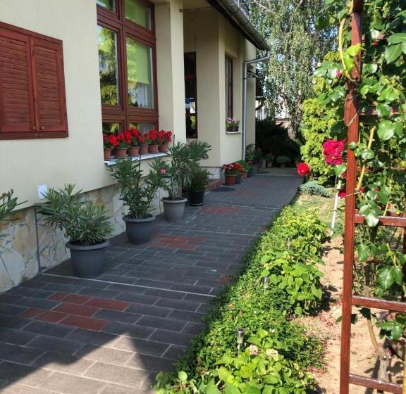 بنسيون Katalin Vendégház