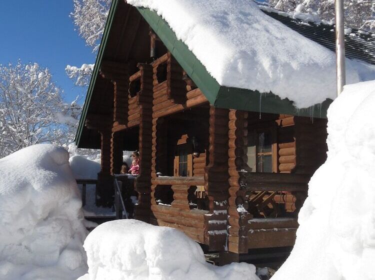 פנסיון Moiwa Lodge