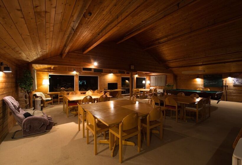 פנסיון Moiwa Lodge