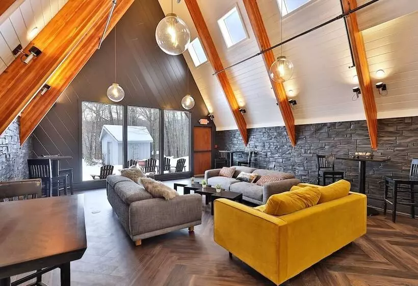 Hotelli The Birch Ridge: Family Room #11   Queen/bunkbed Suite In Killington, Vermont 1 Bedroom Home