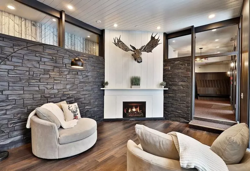 Hotelli The Birch Ridge: Family Room #11   Queen/bunkbed Suite In Killington, Vermont 1 Bedroom Home