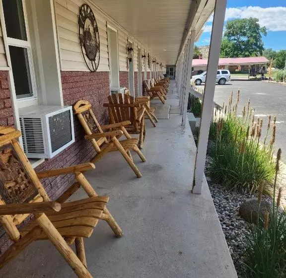 Retkeilymaja Cowboy Country Inn