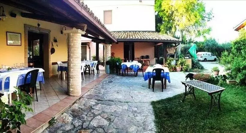 Hotelli Agriturismo Fattoria Dell'uliveto