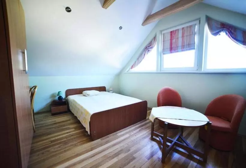 پانسیون Birutes Apartments