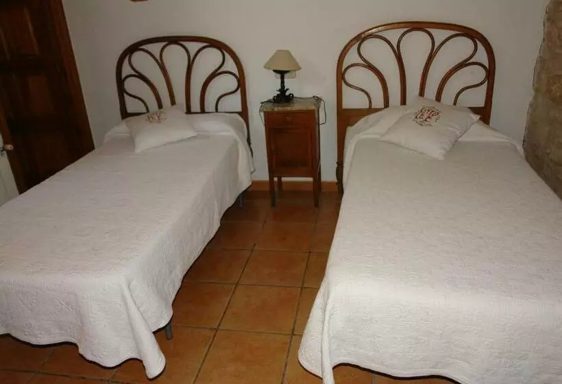 پانسیون Fonda La Plaza