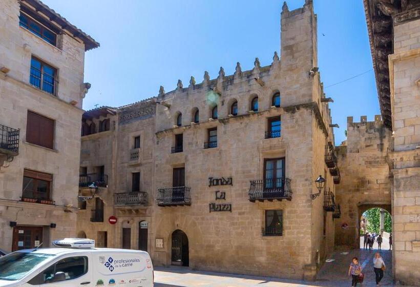 پانسیون Fonda La Plaza