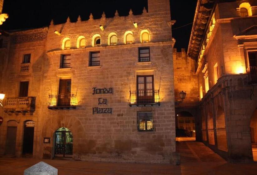 پانسیون Fonda La Plaza