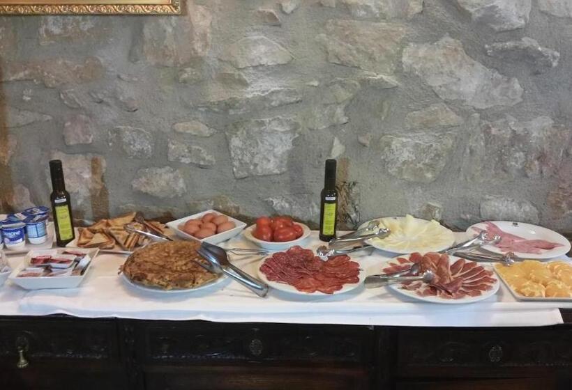 پانسیون Fonda La Plaza