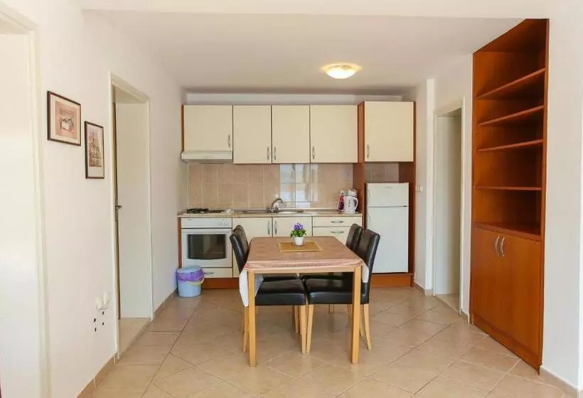 پانسیون Guesthouse Lamia