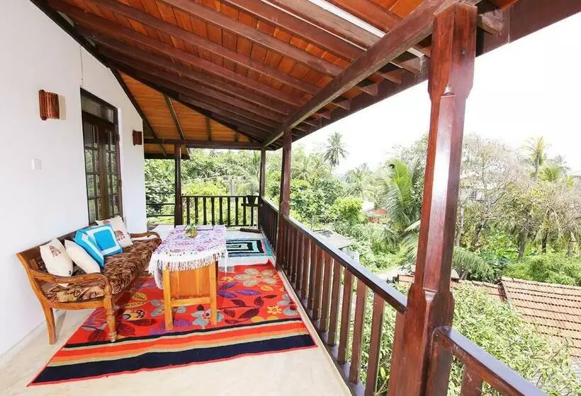 Pension Lahiru Villa