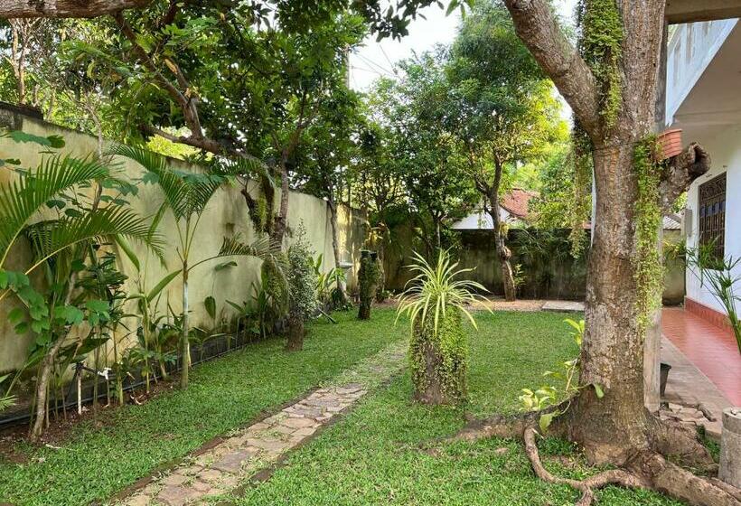 膳宿费 Lahiru Villa