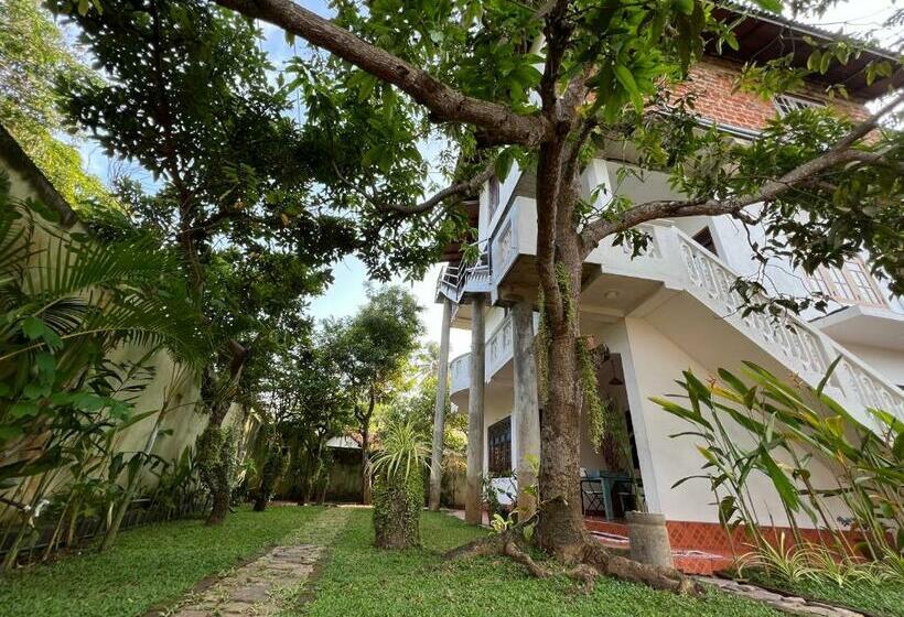 膳宿费 Lahiru Villa