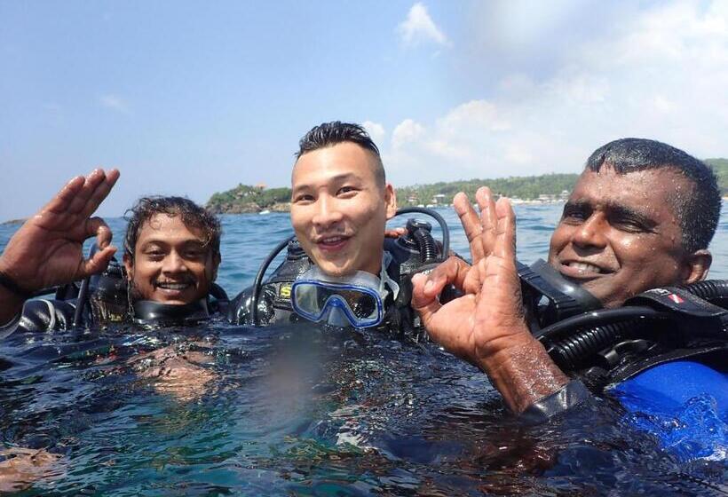 膳宿费 Lahiru Villa