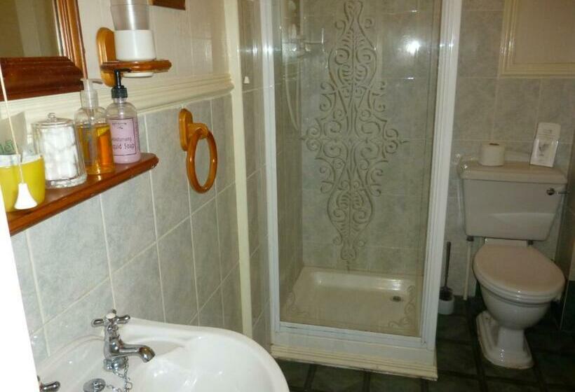 بنسيون Weybourne Guest House