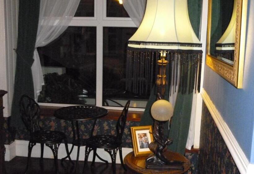 بنسيون Weybourne Guest House