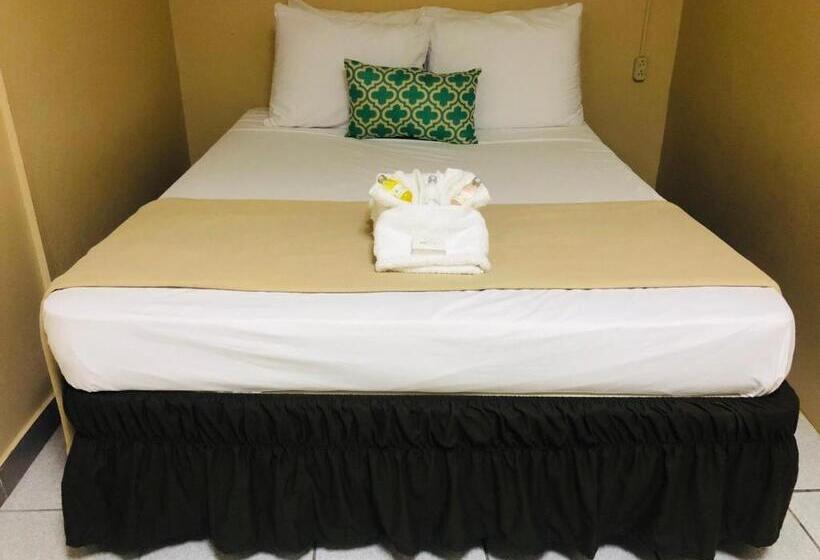 هاستل Arecibo Inn