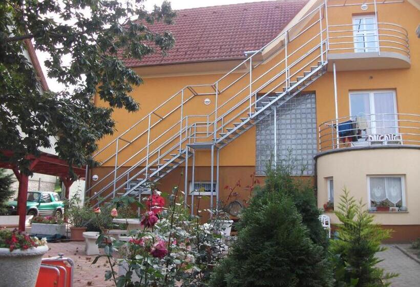 Пансион Jóbor Vendégház