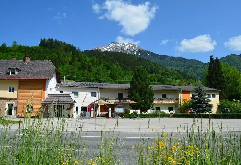 Retkeilymaja Pension Familie Gruber