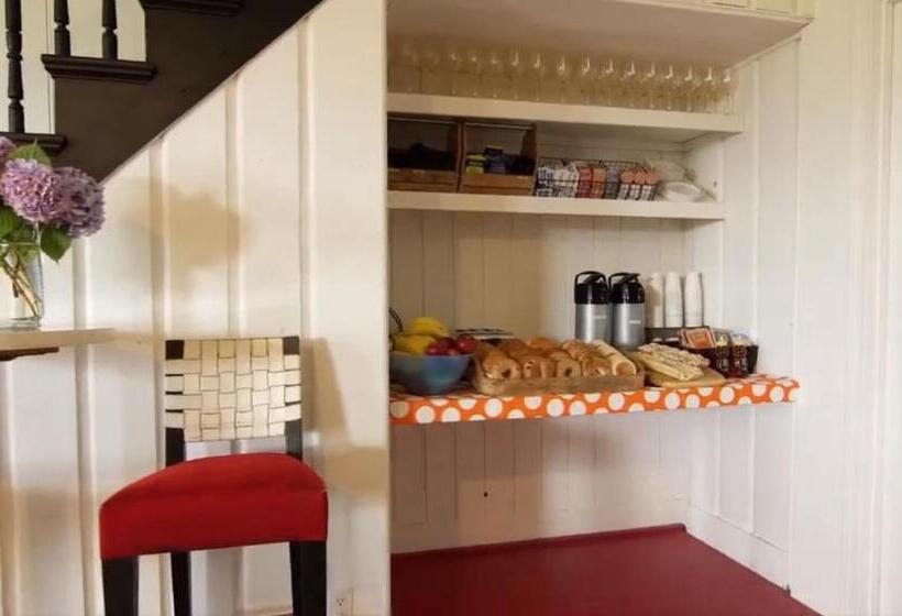 فندق صغير Surfside Inn Chatham