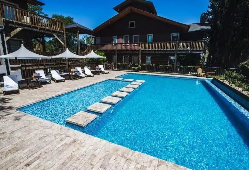 Blackstone Apart Boutique