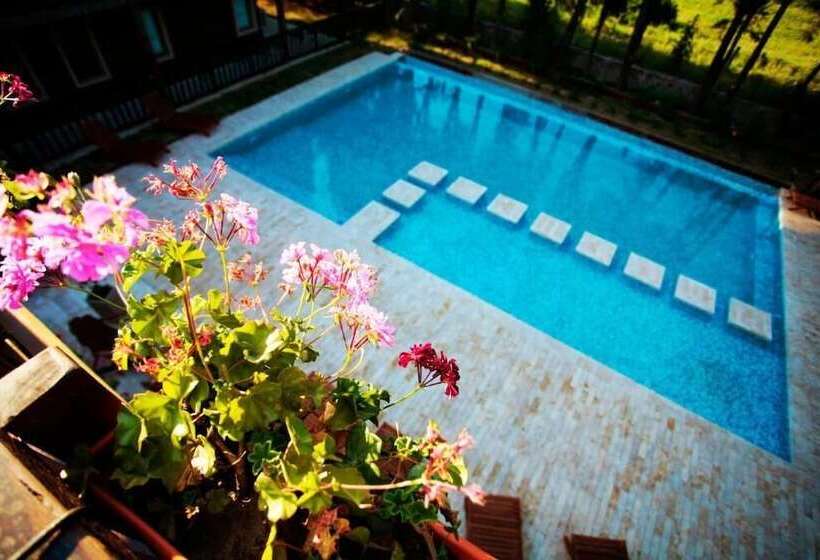 Blackstone Apart Boutique