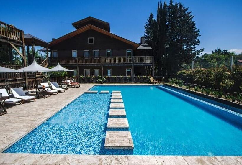 Blackstone Apart Boutique