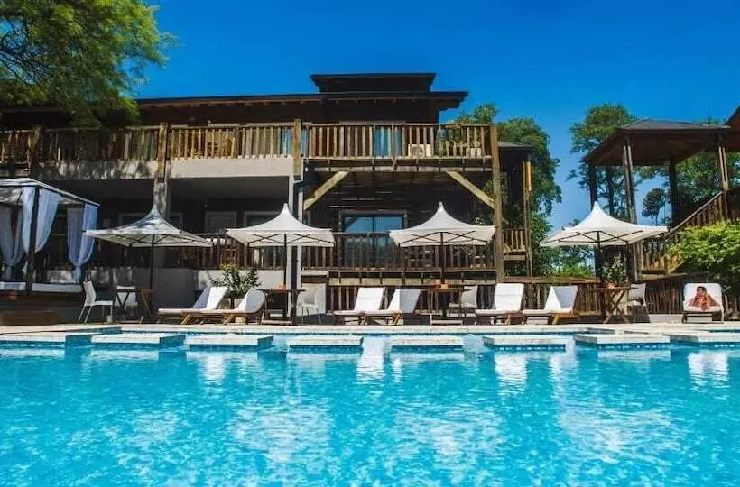 Blackstone Apart Boutique