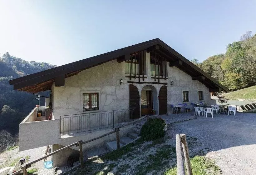 ホテル Agriturismo Cascina Cornella